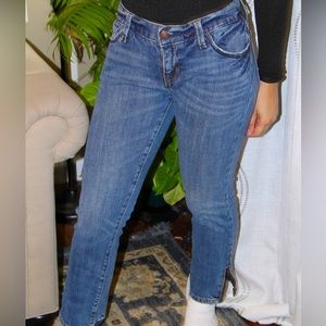 Cute jeans for a night out🌑
